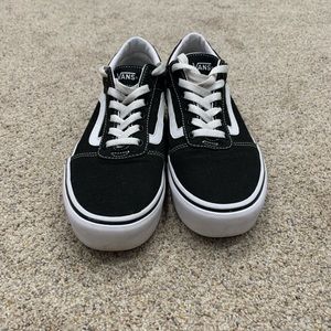 Woman’s size 9 old school platform Vans! GUC!!